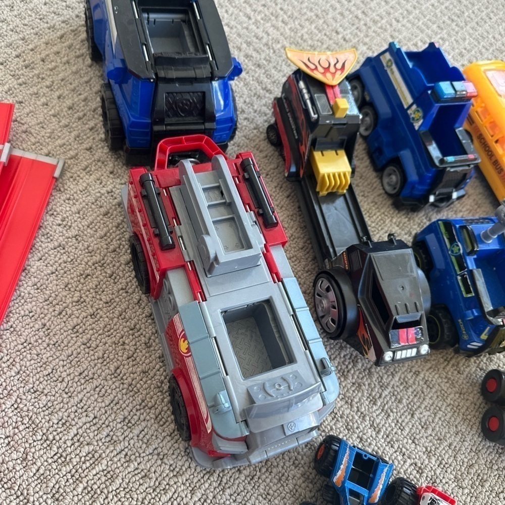 Assorted Colorful Toy Vehicles - Picture 4 of 5